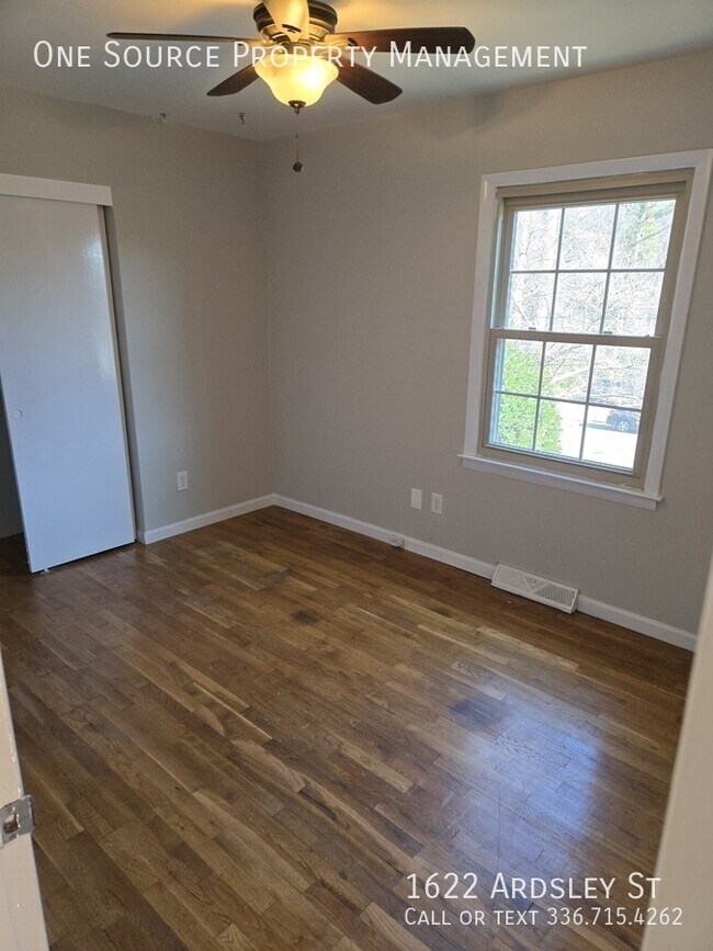 Building Photo - 1622 Ardsley St