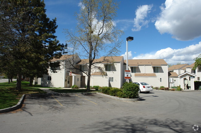 Foto del edificio - Treehouse Apartments