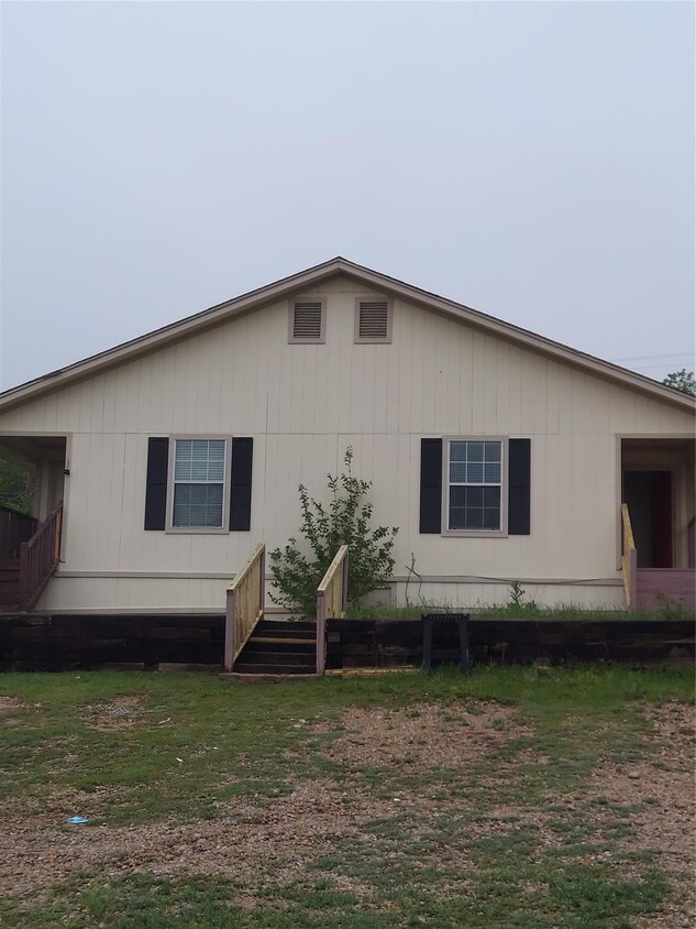 Primary Photo - 2700 NW 19th St