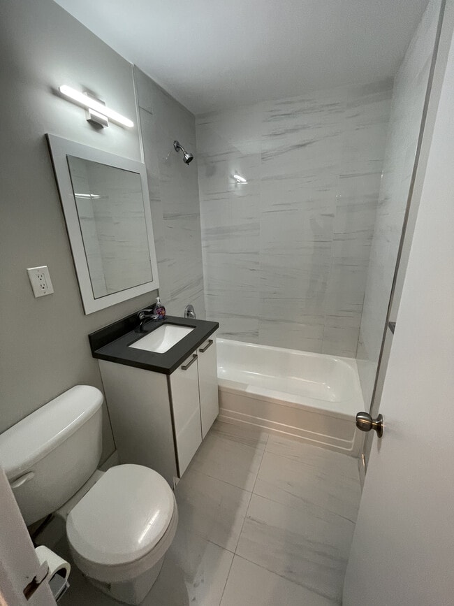 Building Photo - Rexleigh Gardens