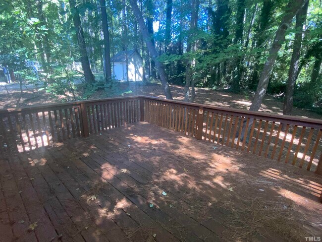 Building Photo - 3808 Saratoga Dr