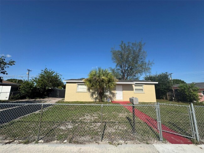 Foto del edificio - 20711 NW 32nd Pl