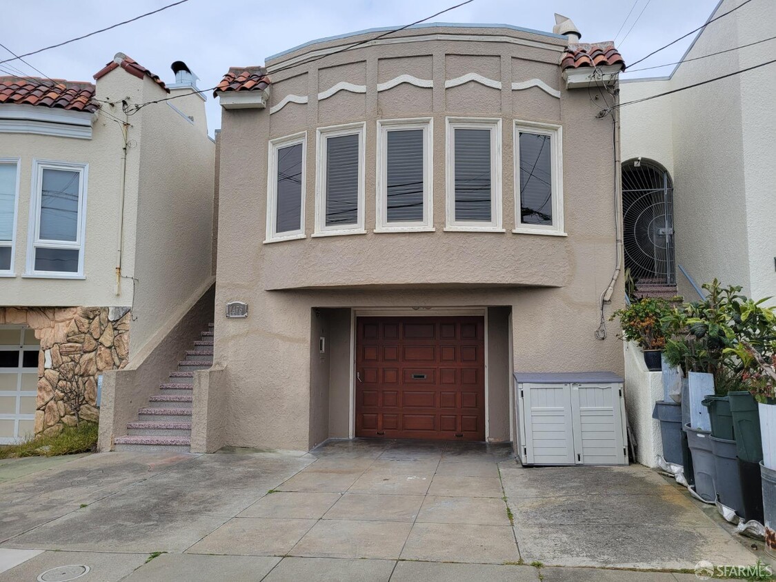Primary Photo - 1478 39th Ave