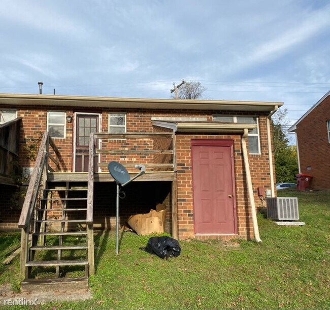 Building Photo - 2 br, 1 bath House - 323 Branders Bridge Rd