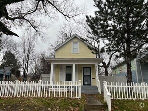 Building Photo - 3122 W Kentucky St