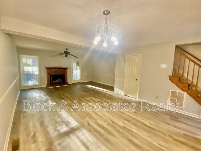 Building Photo - 504 Oak Run Dr