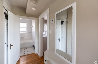 Building Photo - 301-311 W Leuda St