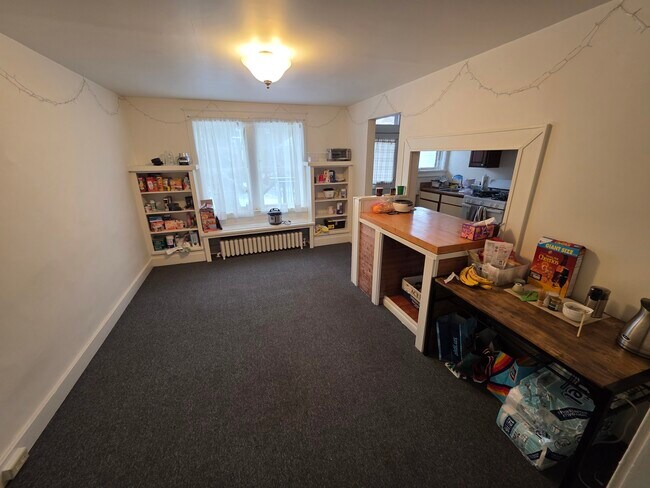 Comedor - 5514 Wilkins Ave