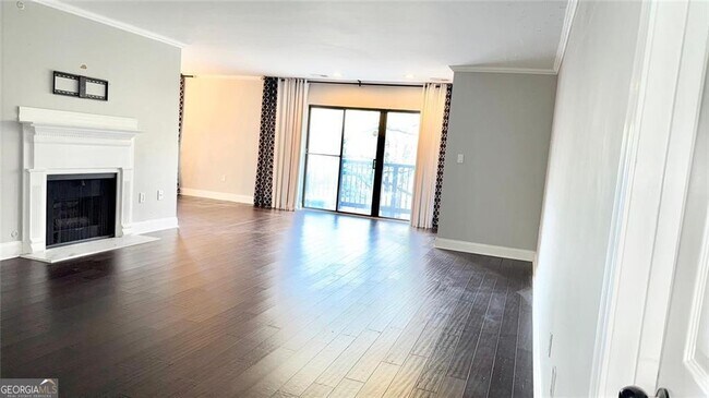 Building Photo - 1104 Pine Heights Dr NE