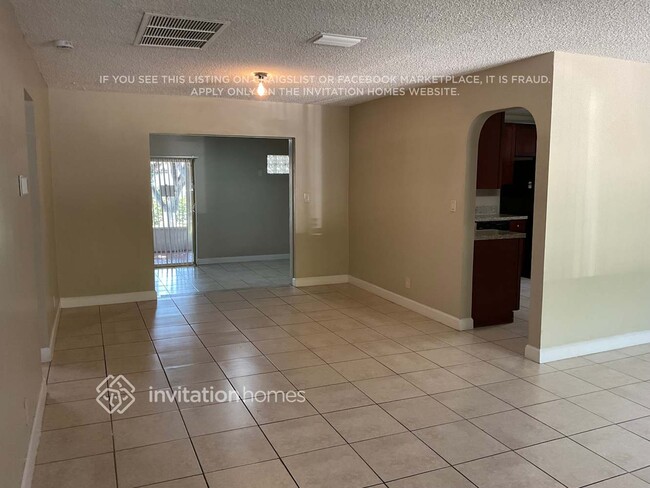 Building Photo - 946 Johnson St