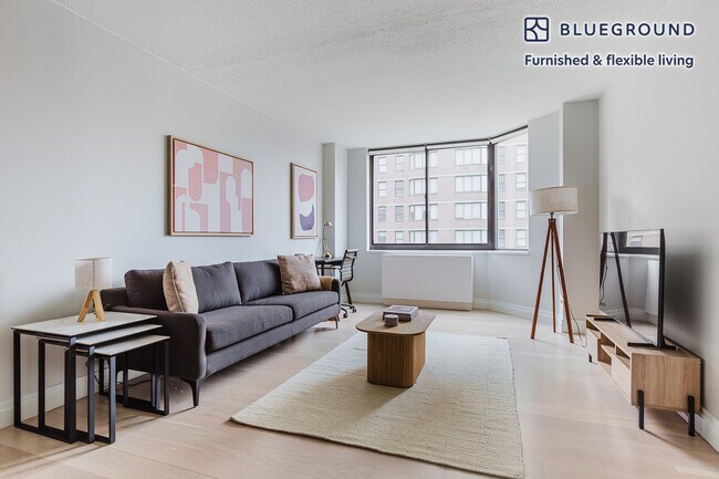 Building Photo - 155 E 31st St