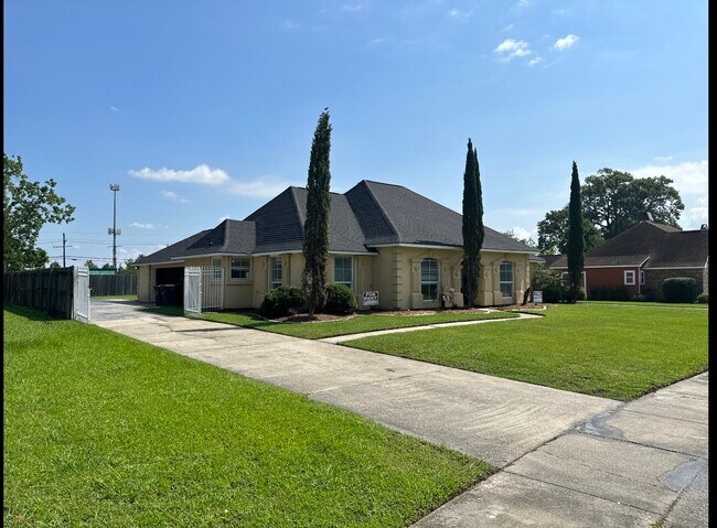 Building Photo - 5127 Canterdale Ave