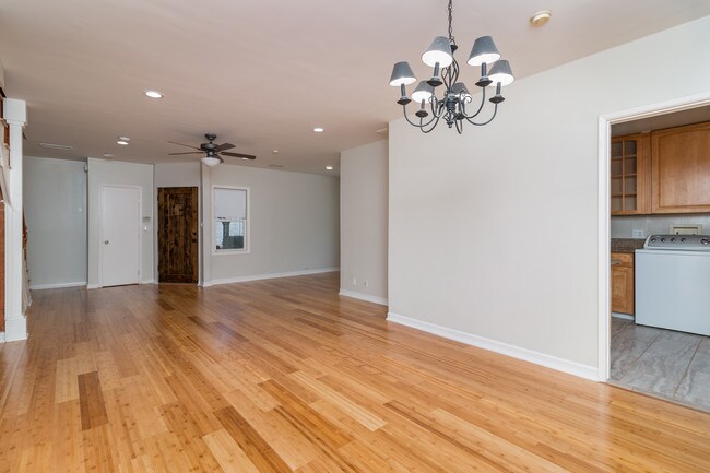 Foto del edificio - 4711 Purdue Ave