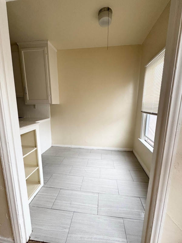 Building Photo - 1154 Normandie Ave