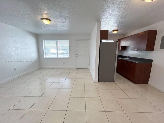 Foto del edificio - 2070 NE 162nd St