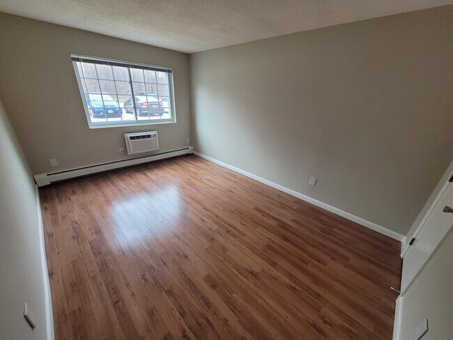 Foto del edificio - 377 Huse Rd