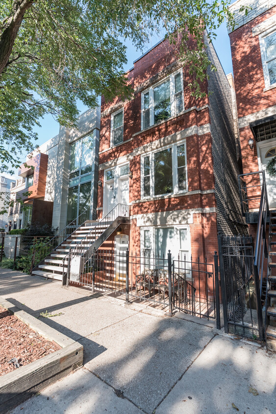 Primary Photo - 1835 N Winchester Ave