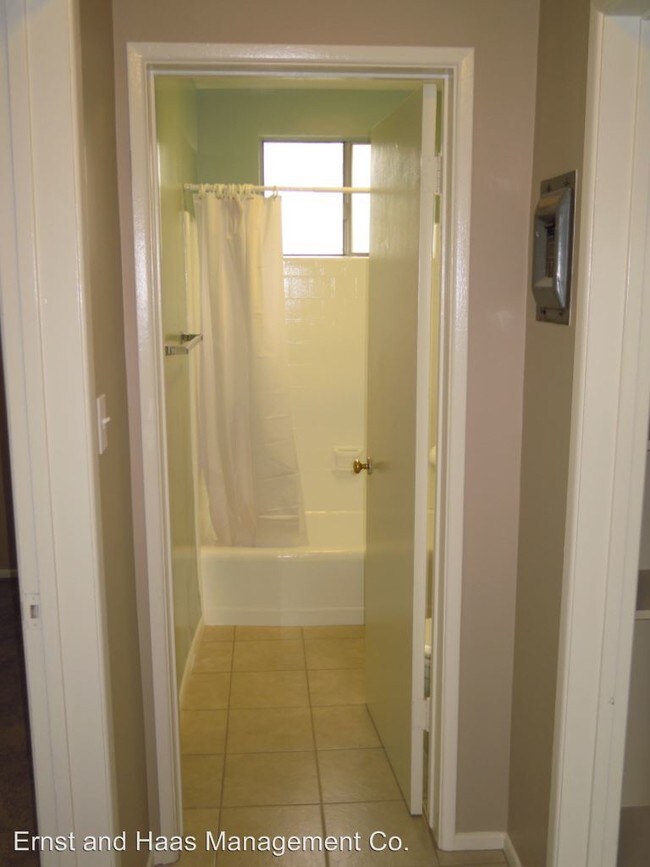 Foto del edificio - 10783 Barlow Ave