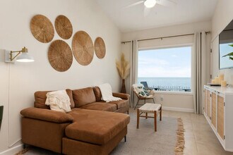 Building Photo - 108 Las Joyas Blvd