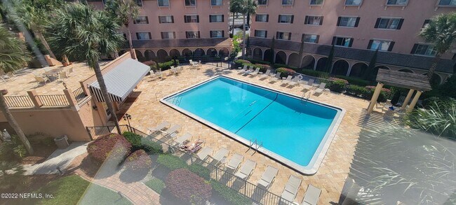 Foto del edificio - 5375 Ortega Farms Blvd
