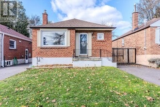 Building Photo - 136 Meighen Ave