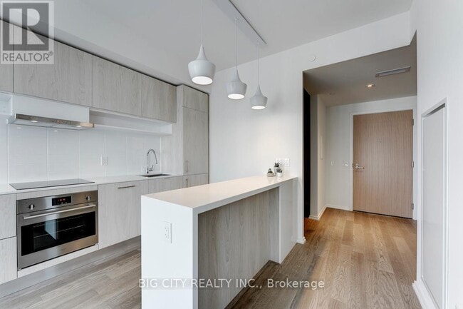 Building Photo - 5 Soudan Ave