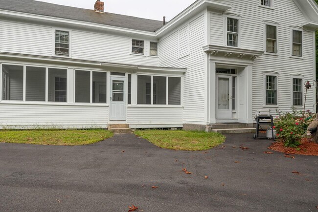 Building Photo - 36 Old Derry Rd