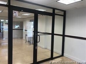 Foto del edificio - 4174 Inverrary Dr