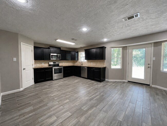 Building Photo - 205 Pleasant Dr