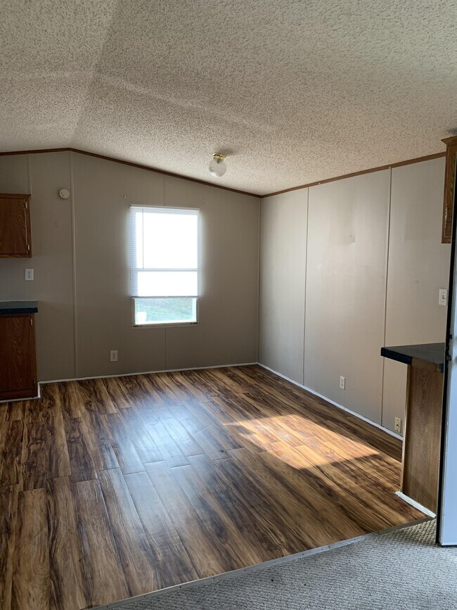 Building Photo - 310 Belew St