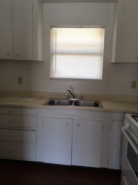 Kitchen - 109 S Boston Ave