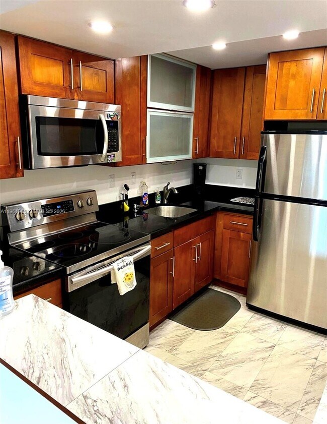 Foto del edificio - 3731 N Country Club Dr