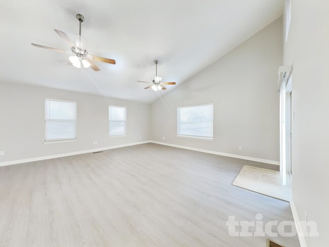 Building Photo - 9800 Denali Rd NE