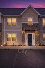 Building Photo - 3721 Keri Ln NE