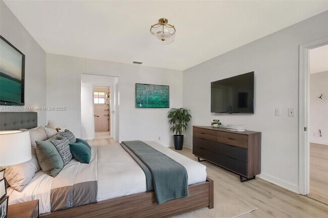 Foto del edificio - 5540 Tamberlane Cir