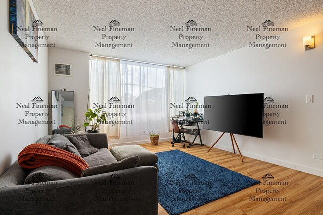 Foto del edificio - Unfurnished  1 Bed / 1 Bath Condo. 1 assigned covered parking stall. Rent Includes: AC Central, C...