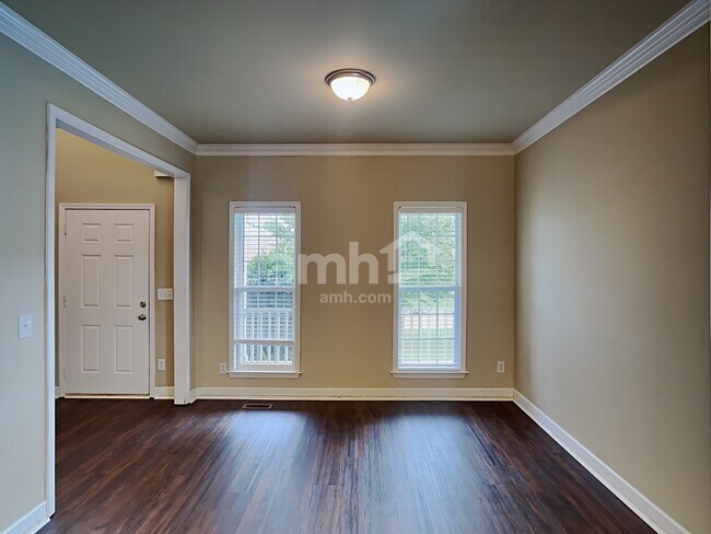 Building Photo - 3006 Romain Trail