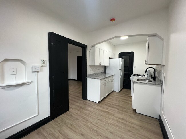 Foto del edificio - 1411 Roycroft Ave