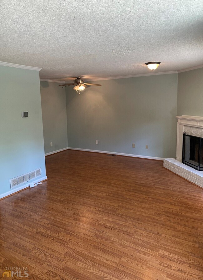 Foto del edificio - 156 Brighton Ct SW