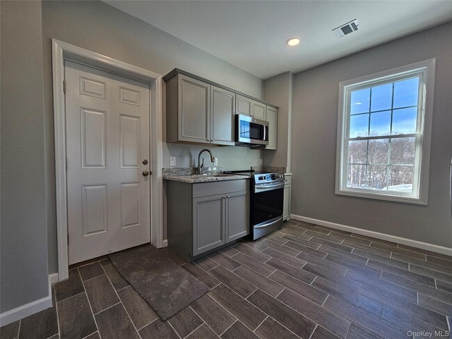 Building Photo - 139 W Main St