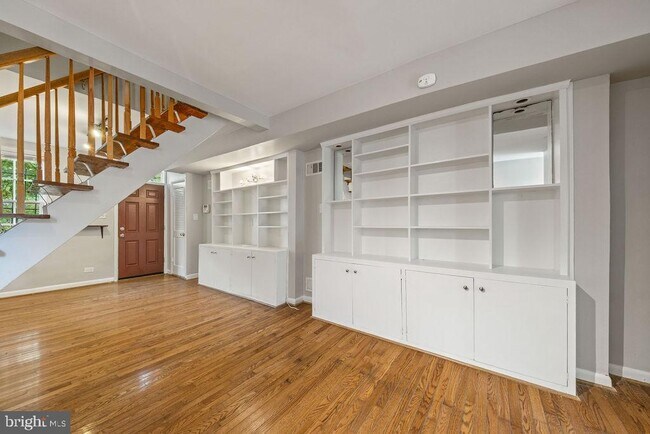 Foto del edificio - 1124 C St NE