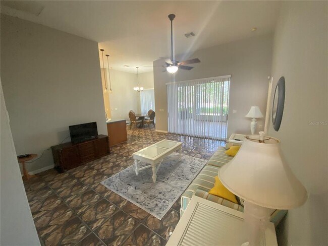 Foto del edificio - 5141 Aurora Dr