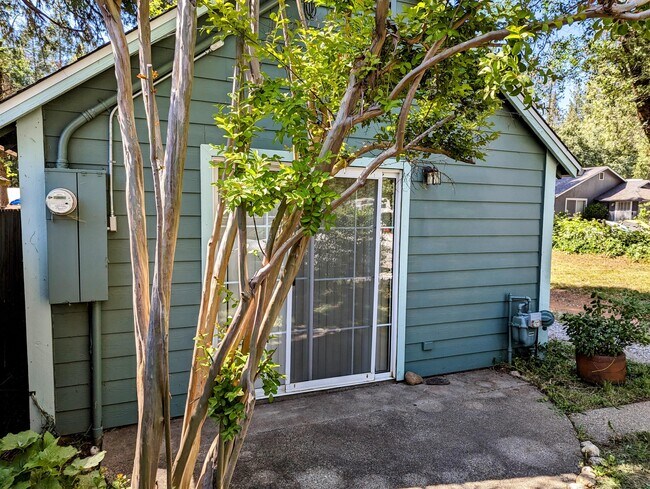 Foto del edificio - 10886 Pine Hill Dr