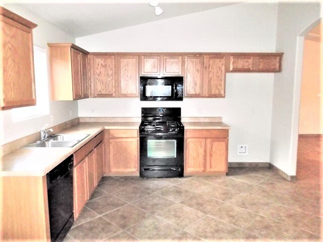 Building Photo - 6380 E Butte Stone Dr