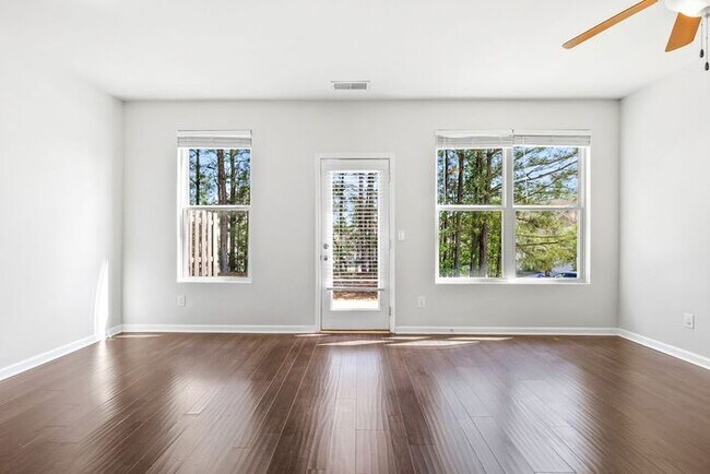 Foto del edificio - 3316 Pennington Dr