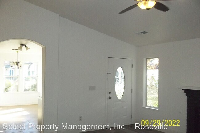 Building Photo - 3 br, 2 bath House - 2400 Thistle Way