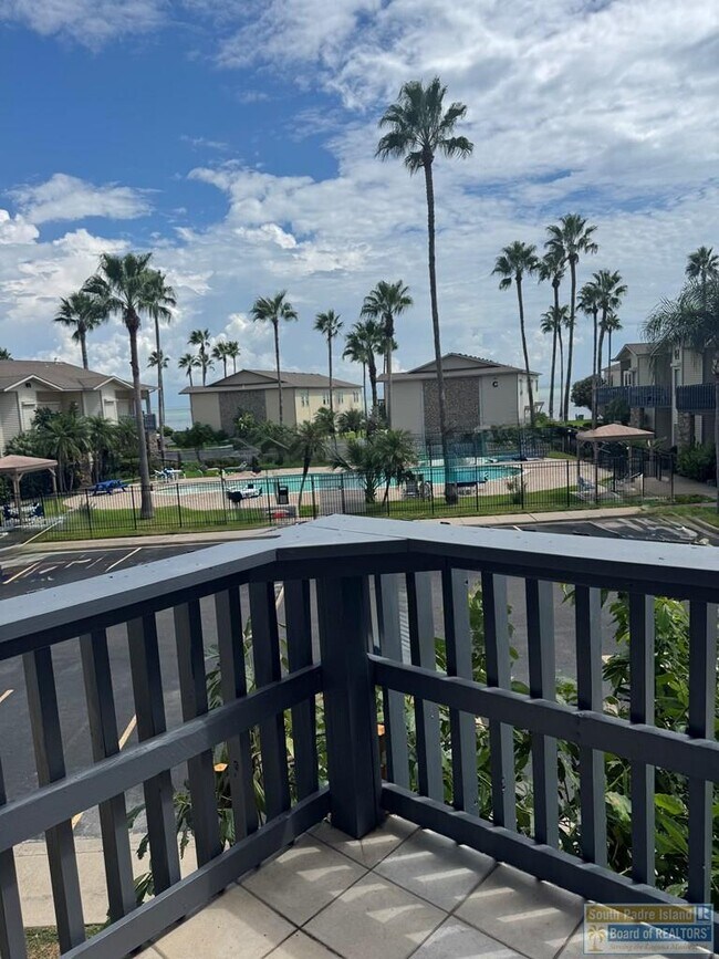 Foto del edificio - 77 Santa Isabel Blvd