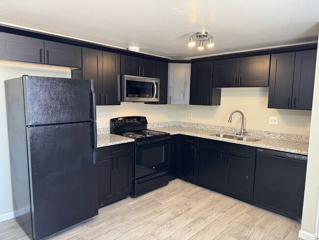 Foto del edificio - 7361 W Coronado Rd