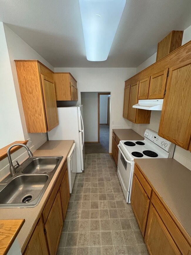 Building Photo - Non-Refundable & Security Deposit Total: $...