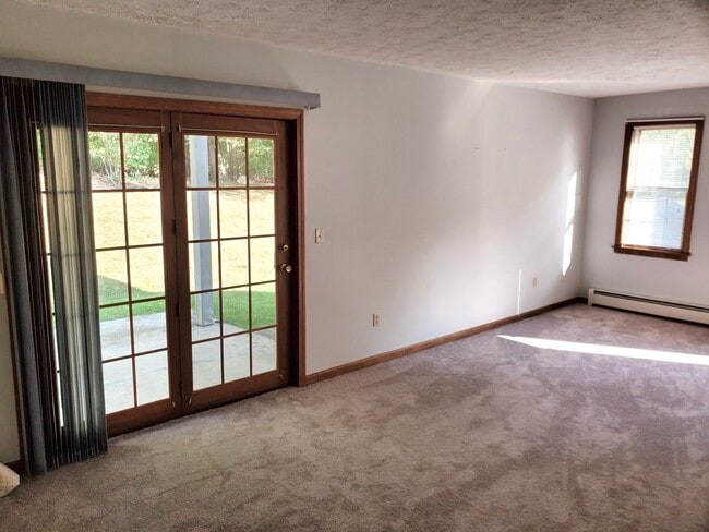 Building Photo - 61 Deer Run Trl